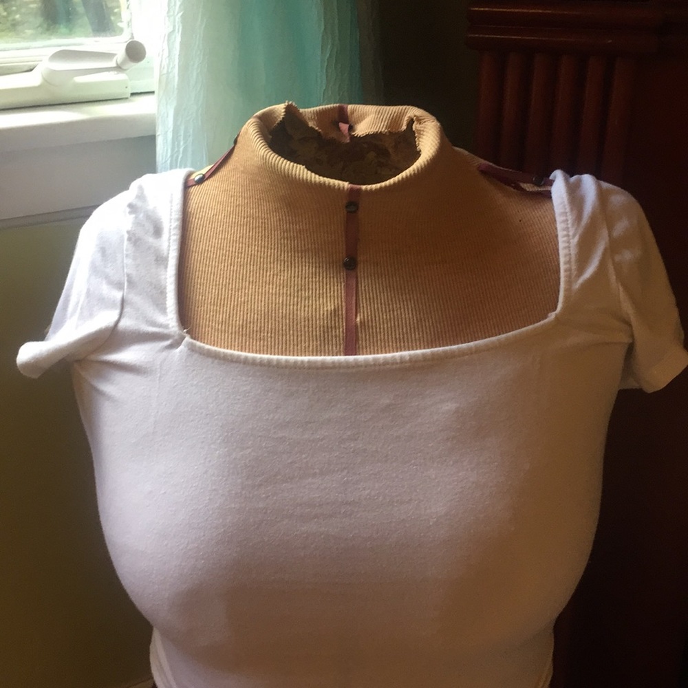 Low cut Crop Top